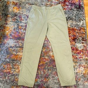 Under Armour tan boys golf pants size 18